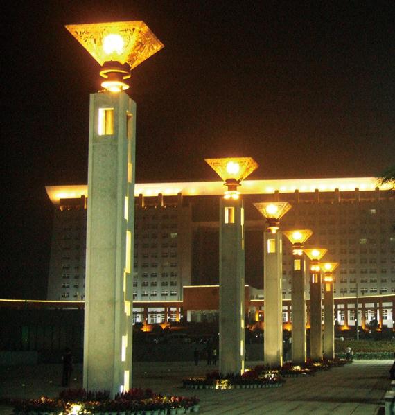 廣場(chǎng)景觀(guān)燈夜景照明案例效果圖